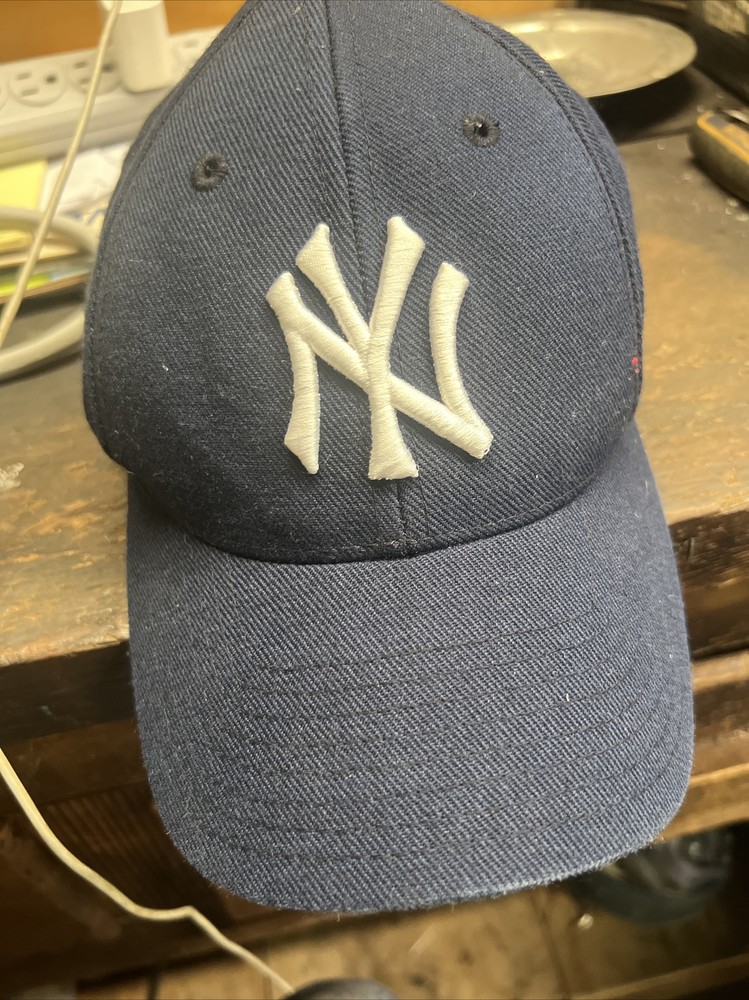 Vintage Puma Yankees Snapback Baseball Cap in Blue MLB Team Logo