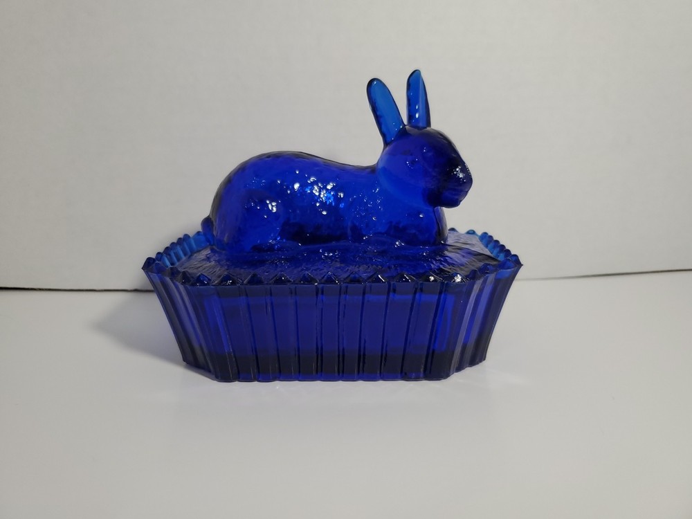 Vintage Westmoreland Cobalt Blue Bunny Rabbit Covered Candy Dish