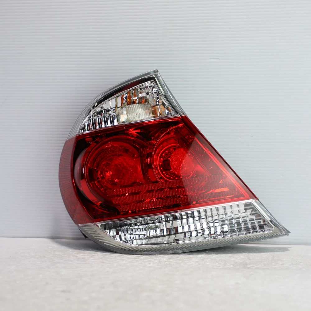 2005 Toyota Camry LH Driver Tail Light Lamp Assembly OEM 8156106220