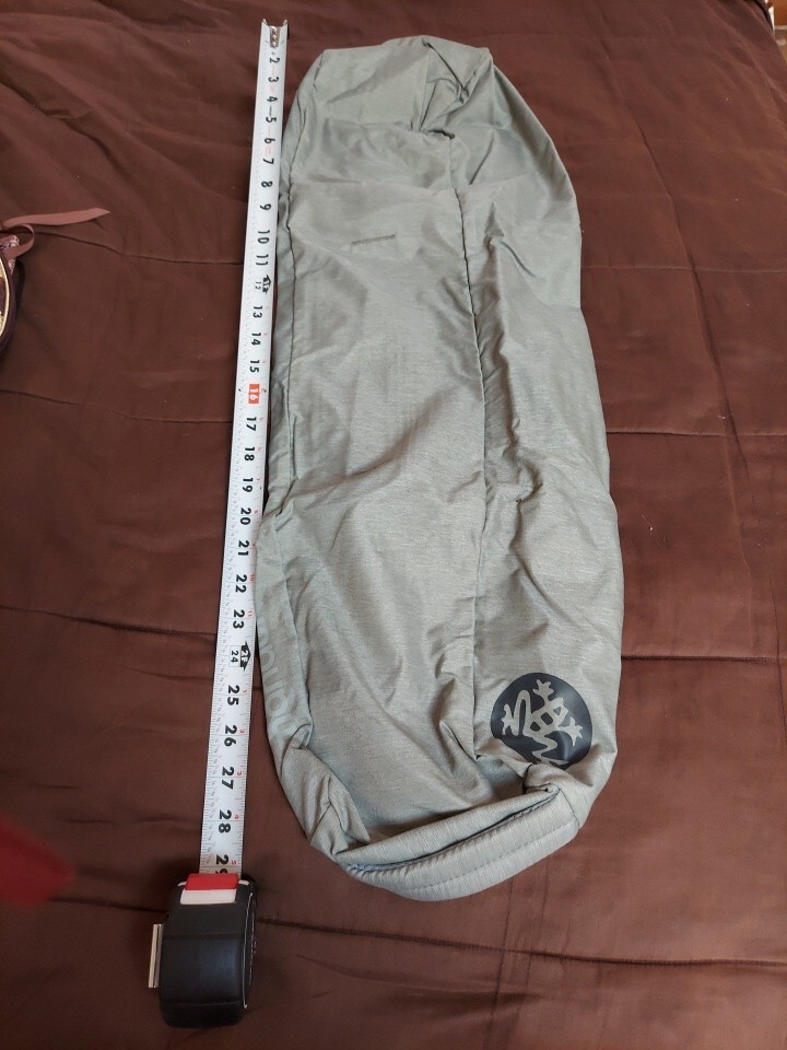 NWOT Manduka Go Light Yoga Mat Carrier Bag with Pocket, Adjustable Strap Gray