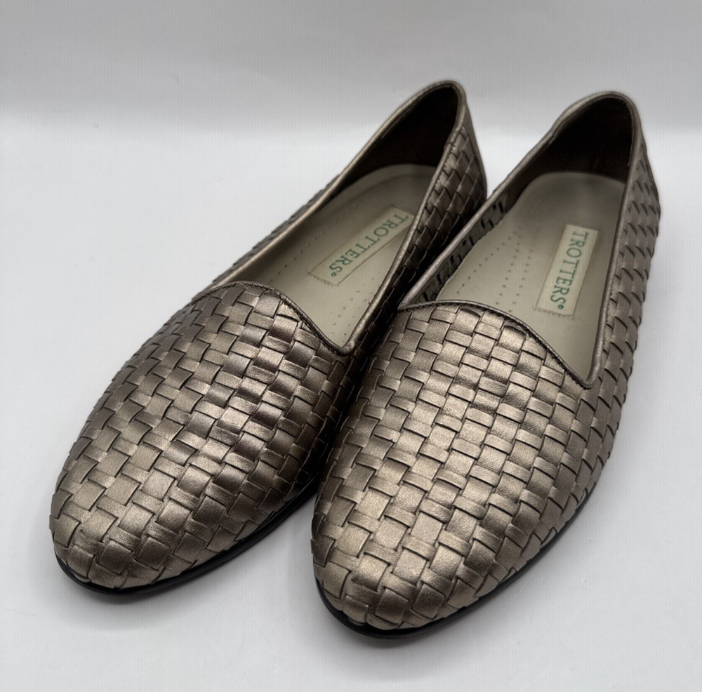 Trotters Shoes Womens Size 7.5 W Liz Pewter Loafer Woven Leather Stylish Comfort