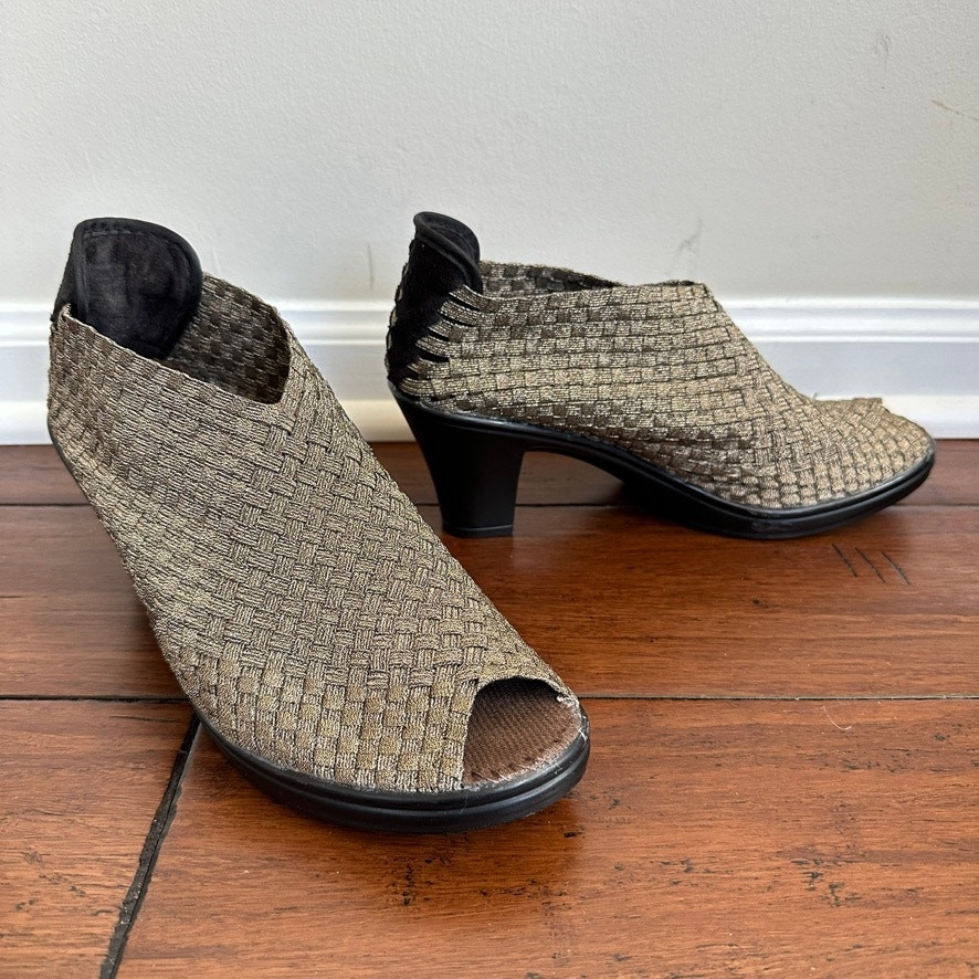 Bernie Mev Claire Stretch Woven Shootie Pull-On Open Toe Heeled Shoes Sz40/9
