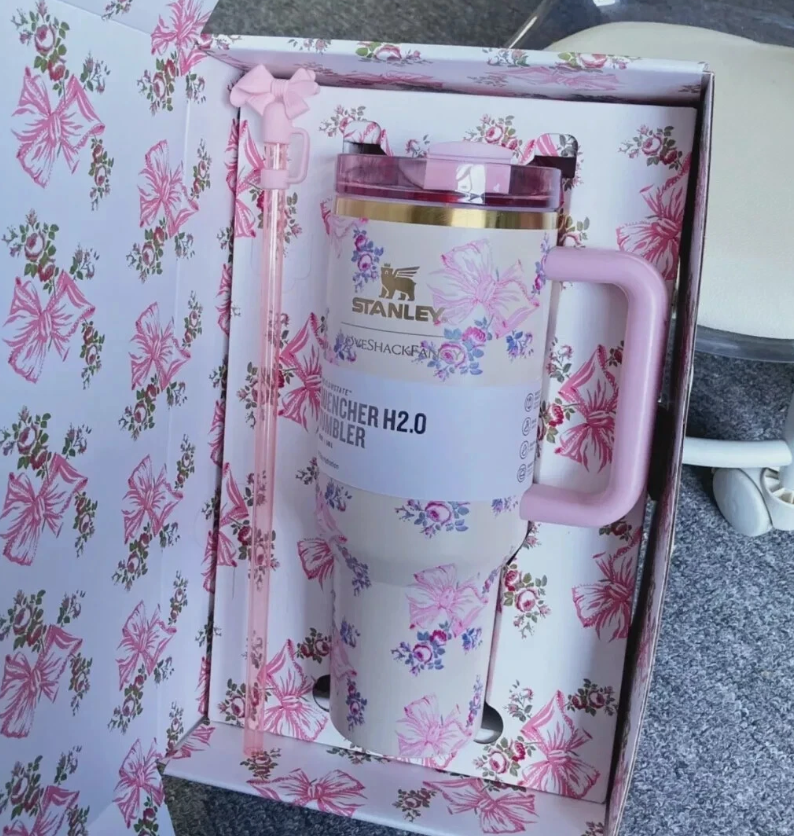 Stanley x Love Shack Fancy 40oz Tumbler Holiday Rosa Beaux Pink Blue Gift Box