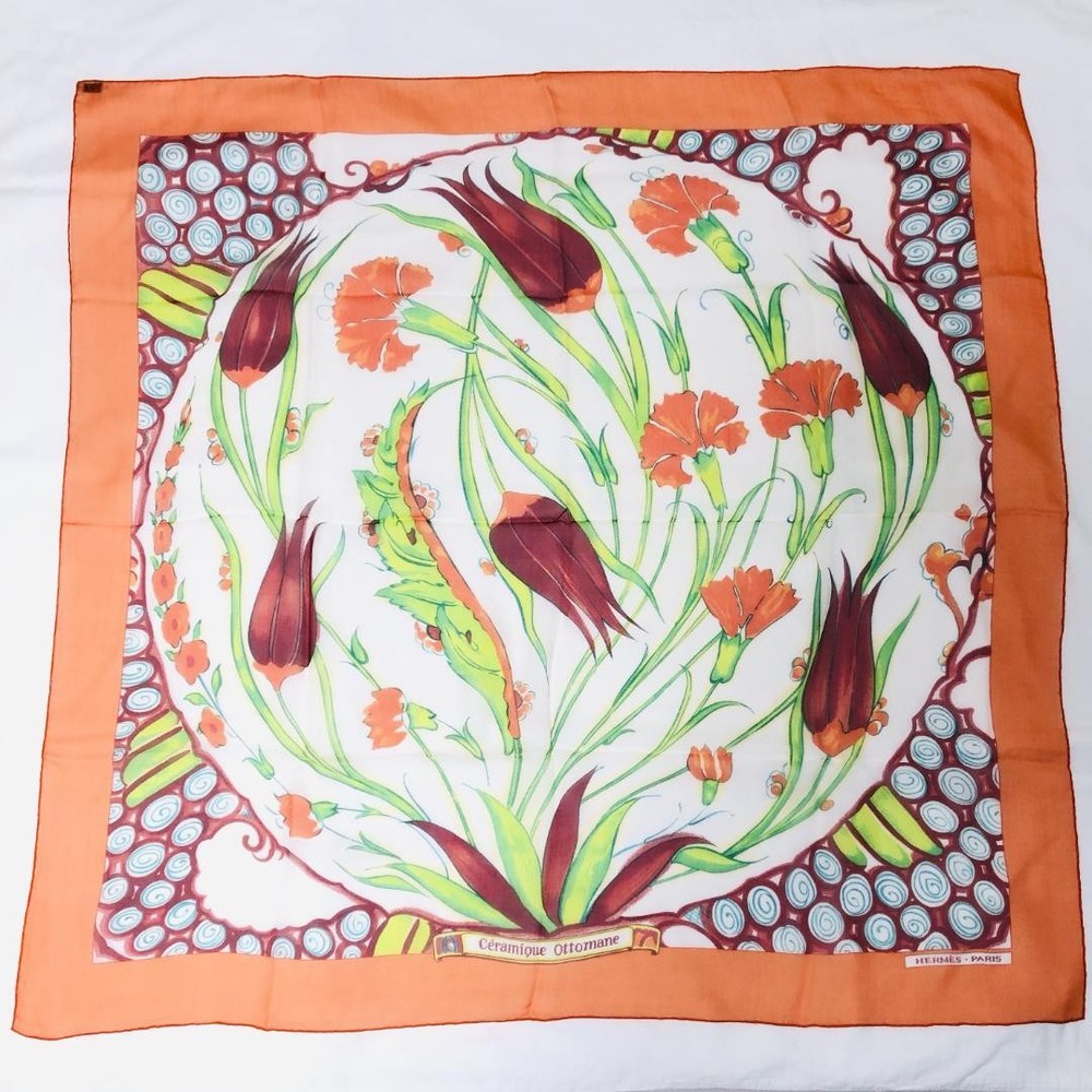 HERMES 90cm Céramique Ottomane Silk Scarf in Good Condition