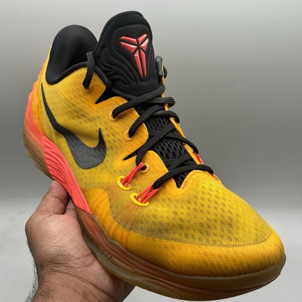 Nike Zoom Kobe Venomenon 5 Size 10.5 University Gold Basketball Shoes 749884-706