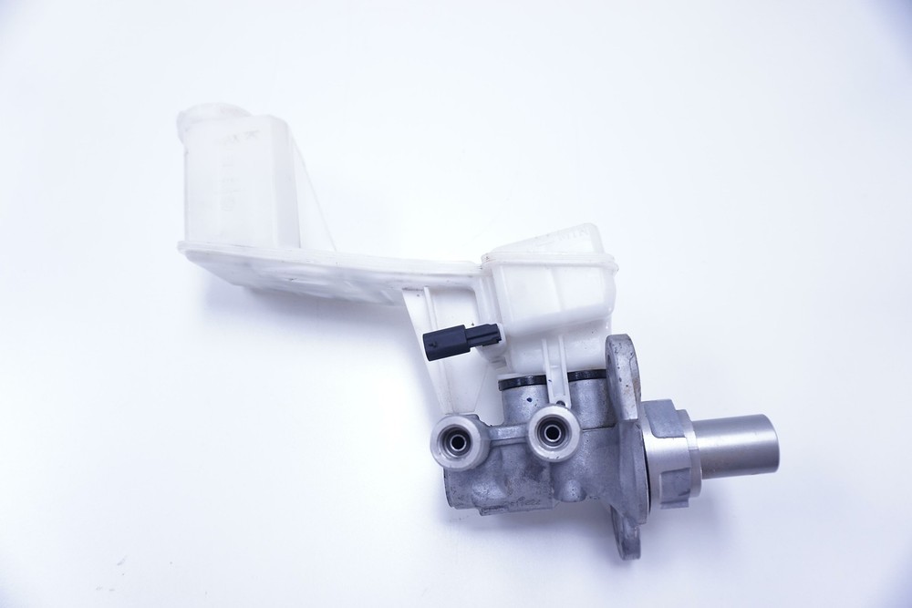 2018-2022 Chevrolet Traverse  Brake Master Cylinder Used OEM