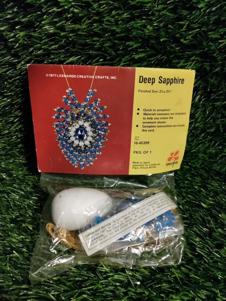 Vintage LeeWards DEEP SAPPHIRE Bead Sequin Christmas Ornament Kit 1977