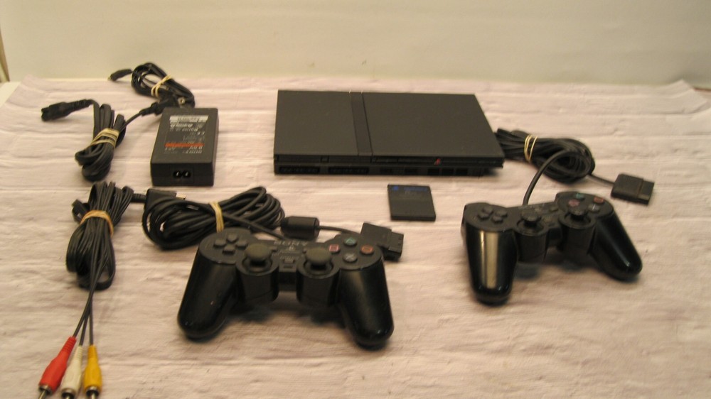 Sony PS2 Slim SCPH-79001 Console w 2 Controllers Memory Card AC Cables