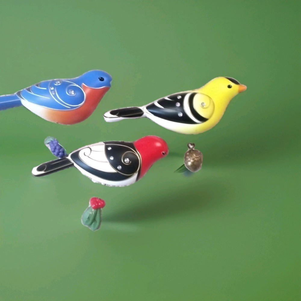 Hallmark Keepsake Outdoor Bird Ornament Set of 3 Artist Crafted Multicolor