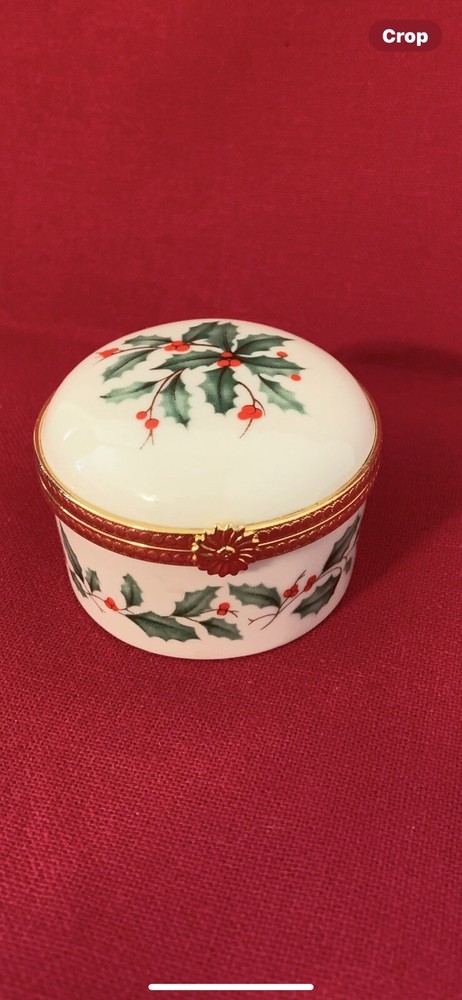 Lenox Holiday Dimension Holly & Berries Trinket Box w/ Hinged Lid Christmas