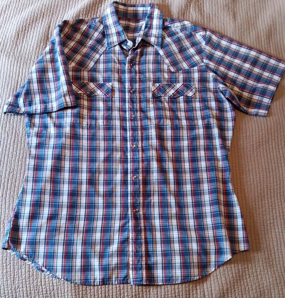 Vintage Levi's Plaid Blue Pearlized Buttons  Short Sleeves Easy Care Soft