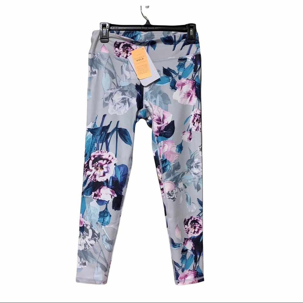 Fabletics Salar Floral Capri Leggings Size Small NWT