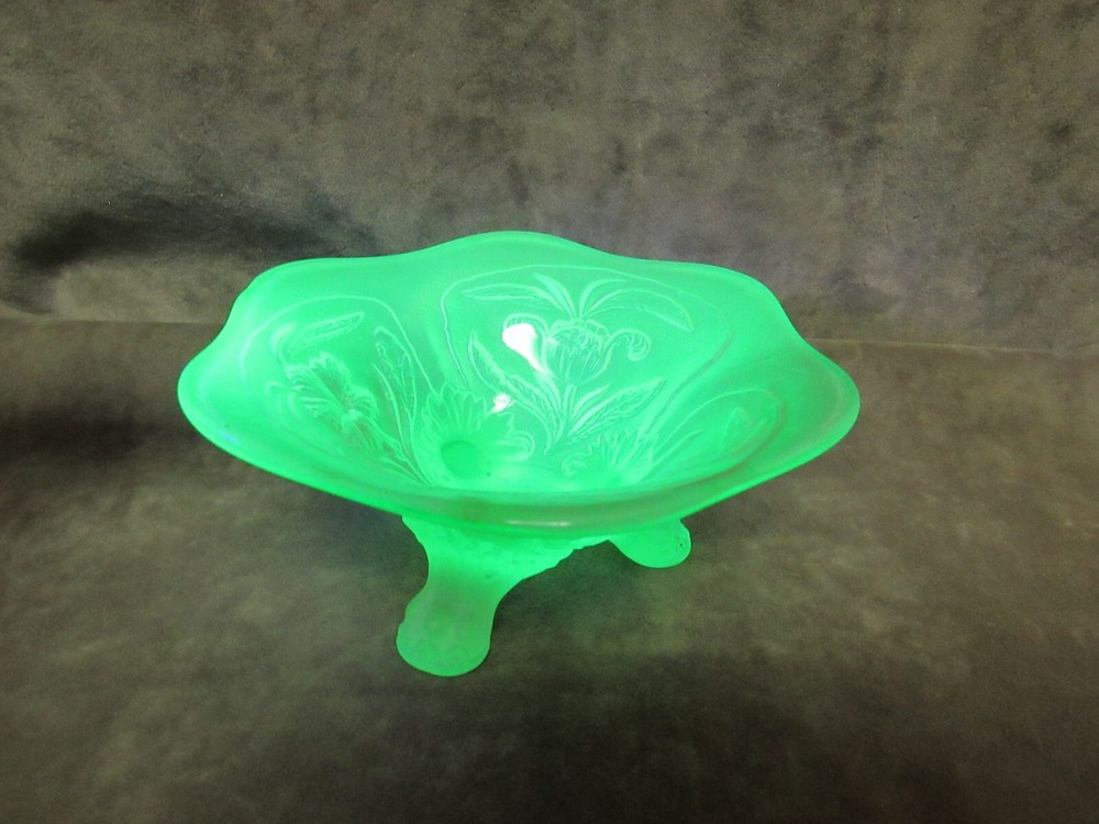 1930s Cambridge Glass Satin Green Everglades Footed Small Bowl Minor Flaws AS IS