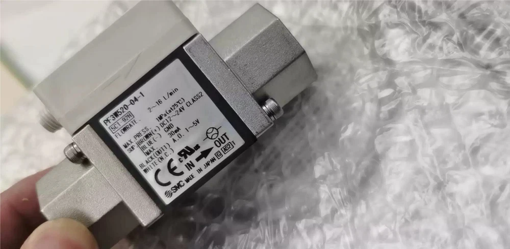 1PC New SMC PF3W520-04-1 Flow Switch Fast Shipping PF3W520041