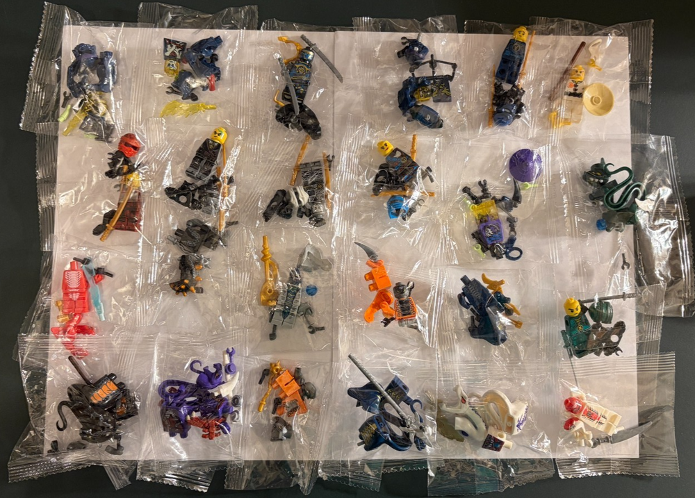 24x Non-Genuine Lego Ninjago Minifigures - BRAND NEW - Ninjas/Serpentine/Ghosts