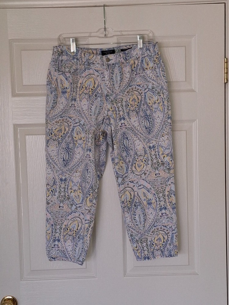 Charter Club Jean Shop Bristol Floral Capri Pants, Women's Size 10, Stretch
