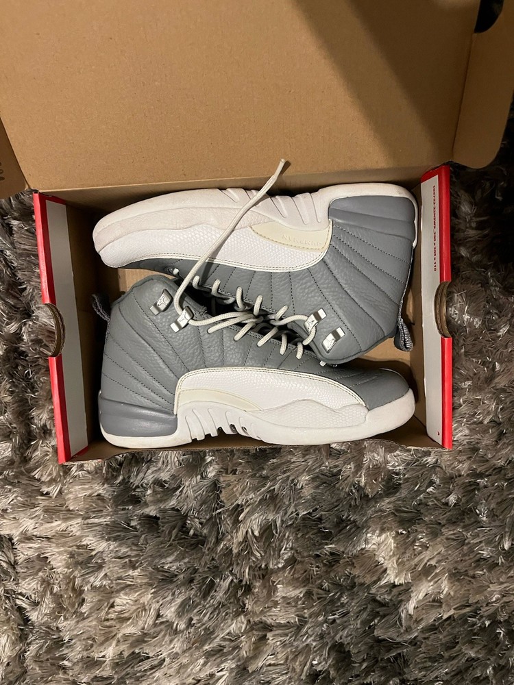 Size 6.5 - Jordan 12 Stealth 2022