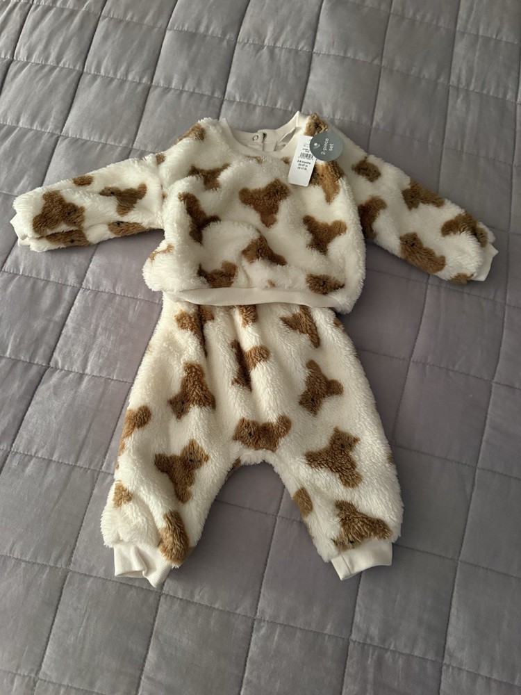 New Baby Gap 2-pc Plush Teddy Bear Outfit Sz-3-6 months