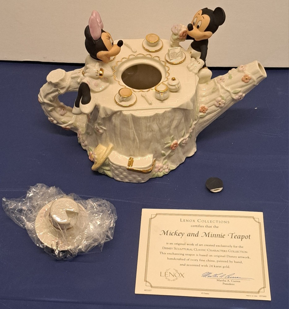 Lenox Disney Mickey and Minnie Mouse Teapot Woodland Picnic Sculpture 2004 READ
