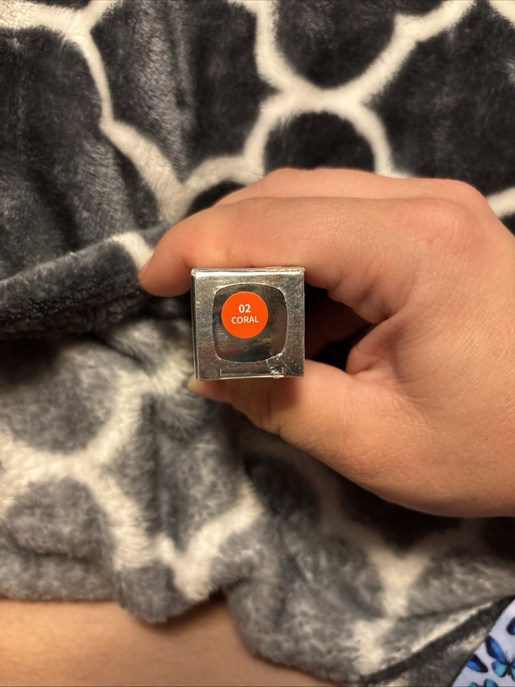 Hellokiss Hydrating Lip Glow Oil for Shine & Nourishment