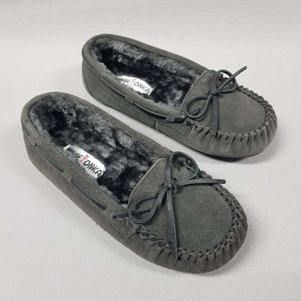 Minnetonka Slippers Womens sz 8 Charcoal Faux Fur Lined Suede Britt Trapper II
