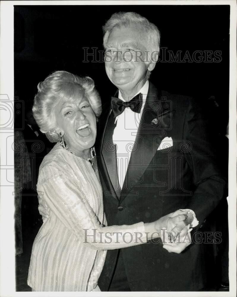 1977 Press Photo Mrs. Joseph E. Levine & Buddy Ebsen Dance at Tony Awards Party