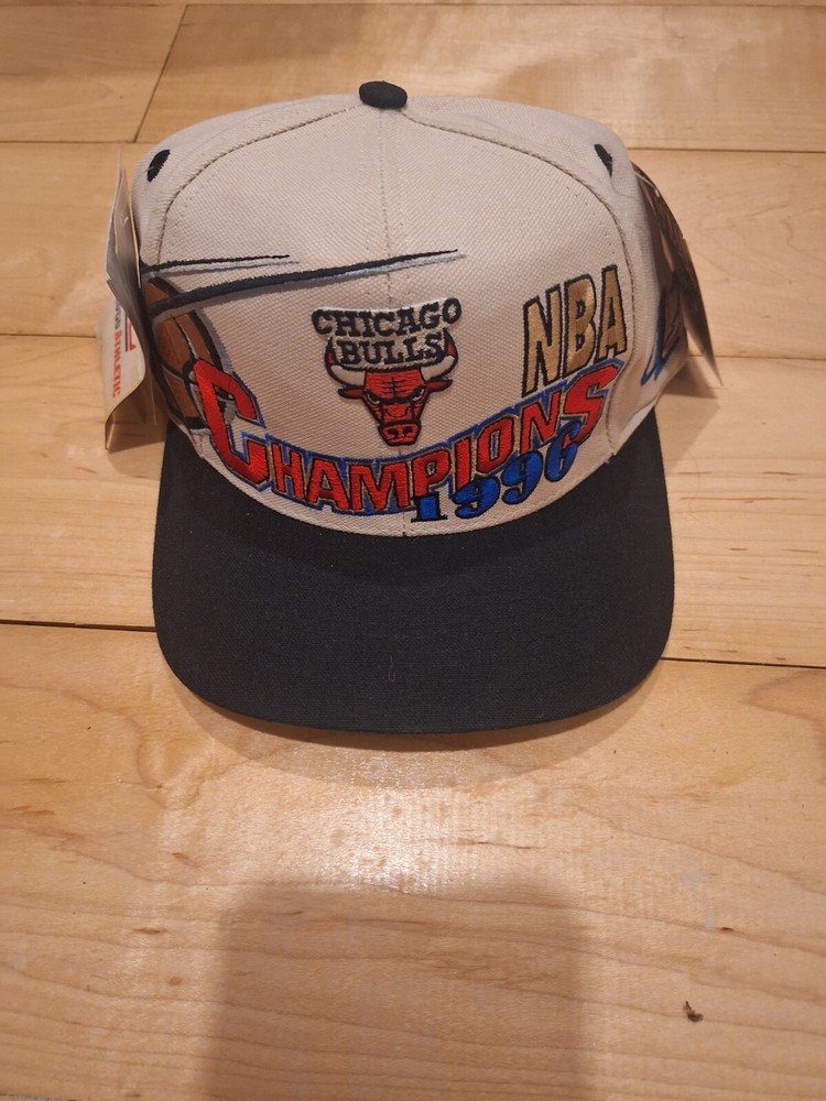 Vintage Chicago Bulls 1996 NBA Finals Champions Logo Athletic Snapback Hat Cap