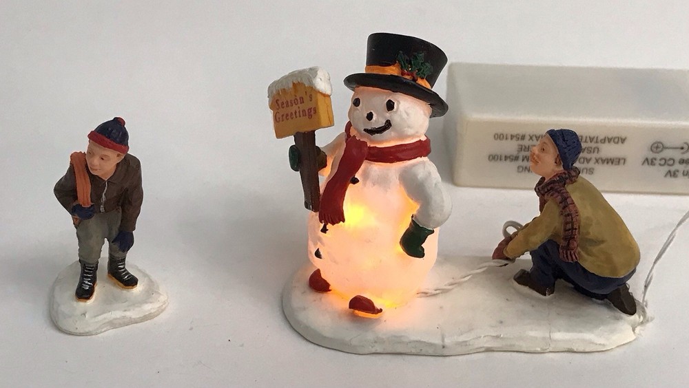 Lemax Frostys Friendly Greeting Lighted Village Figurine 04511