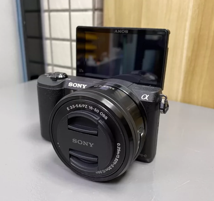 Sony Alpha a5100 Mirrorless w/ E 16-50mm Lens -Black