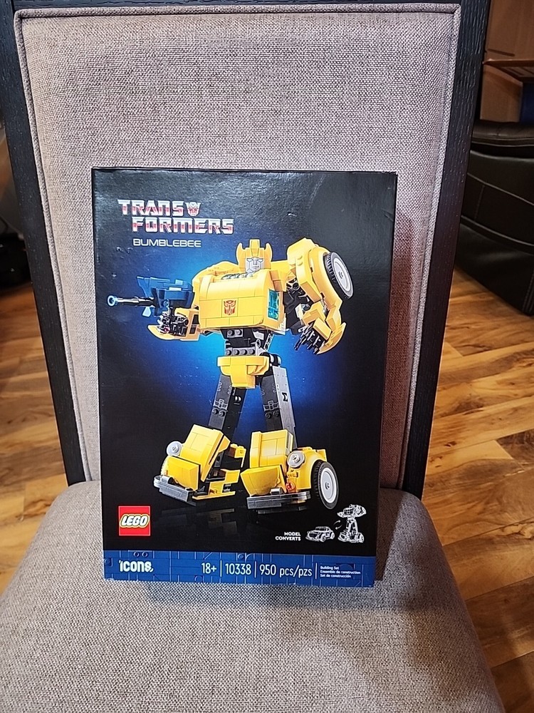 New LEGO Set 10338 Icons: Transformers Bumblebee 950 Pieces Sealed
