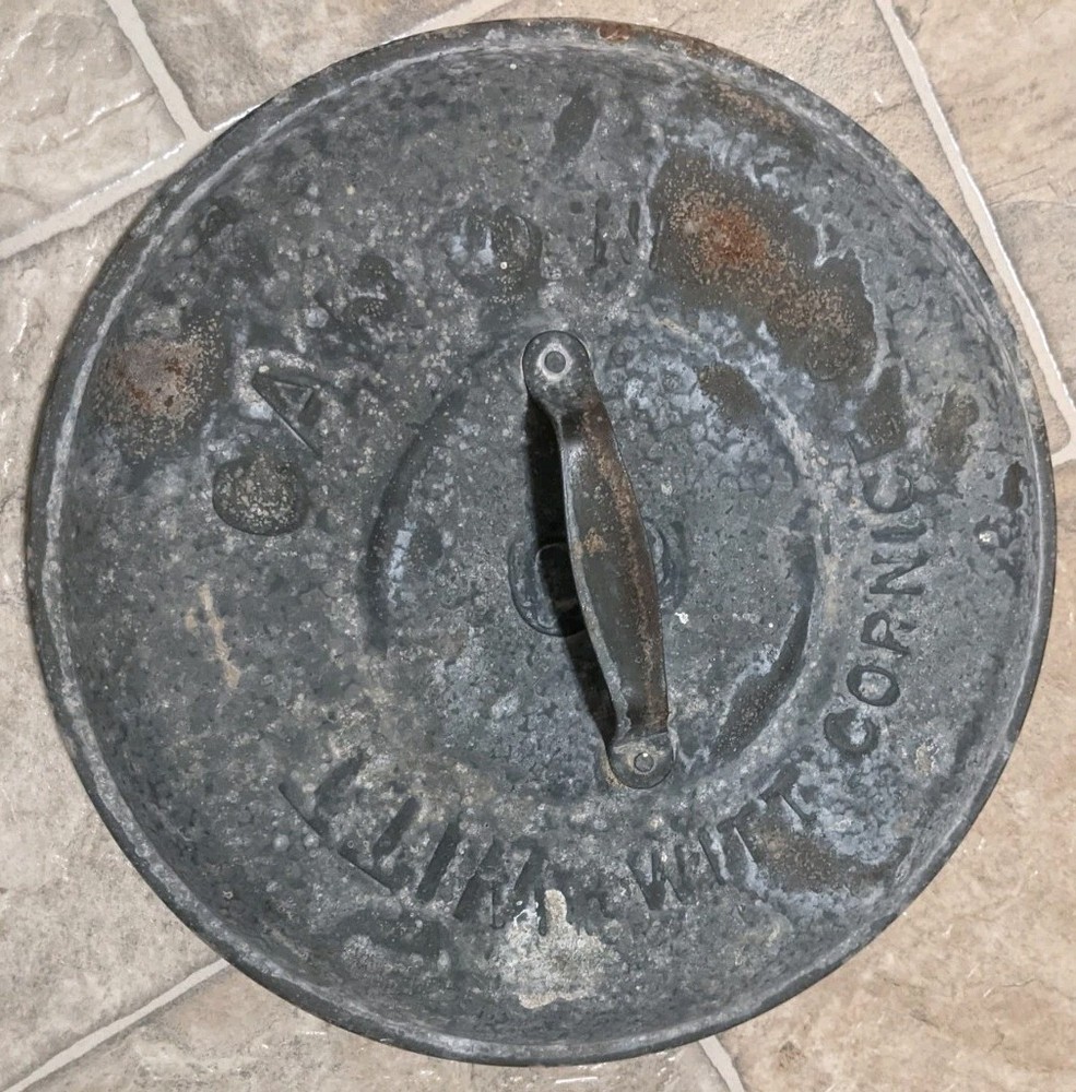 VINTAGE WITT CAN CO CIN O. GALVANIZED SMALL TRASH CAN LID, LID ONLY, SHIPS FREE