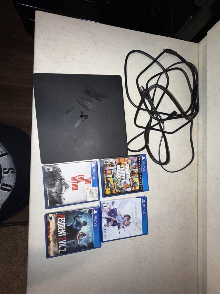 PlayStation 4 Slim Black