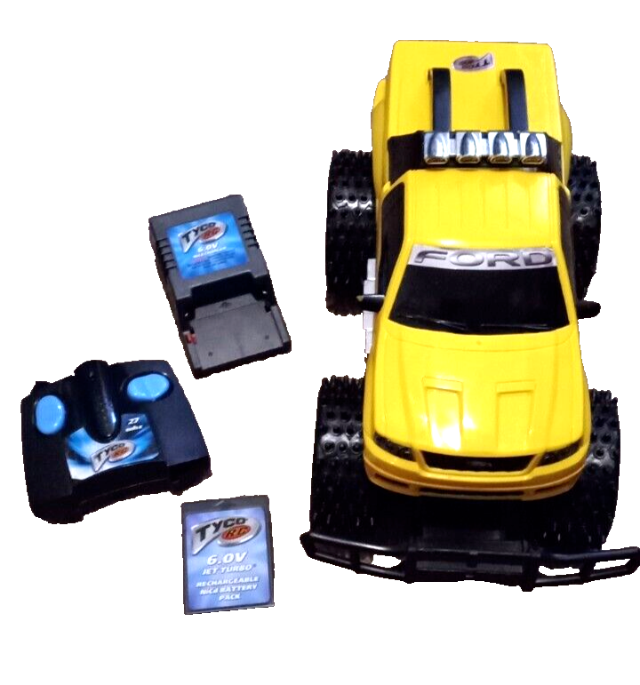 Tyco Ford SVT Lightning 2000 Yellow Remote Control Truck