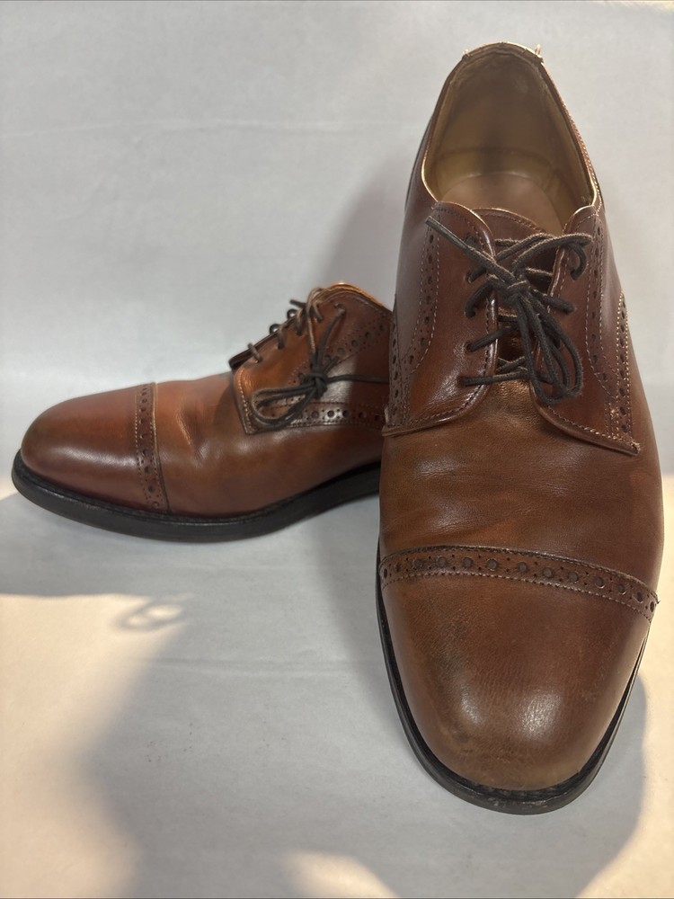 Allen Edmonds cap-toe derby dress shoes in a brown leather Size 9 C Made in USA