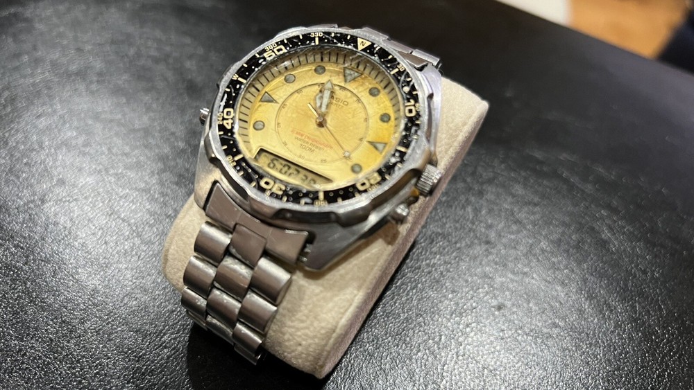 VINTAGE CASIO Alarm Chronograph AMW-320C MOD 358 JAPAN QUARTZ MOVEMENT
