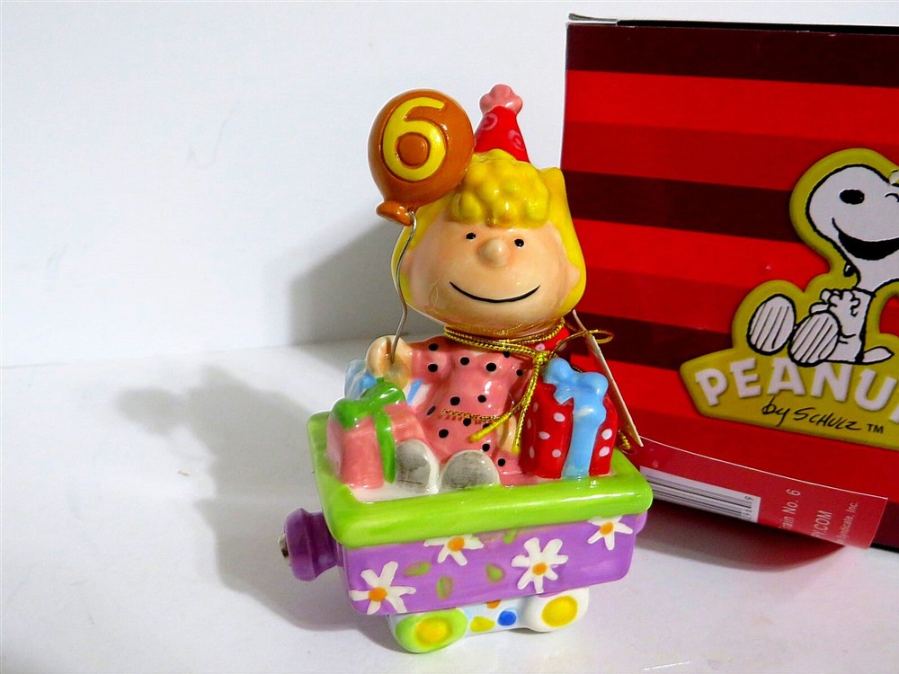 SNOOPY PEANUTS Ceramic Birthday Train Figurine with Sally Westland Giftware