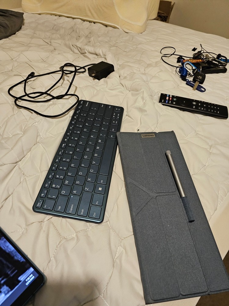 Lenovo Yoga Book 9 13IRU8 13.3