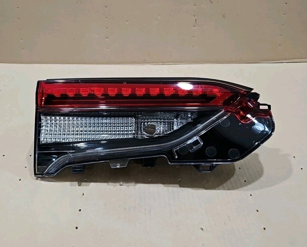 2019-2023 TOYOTA RAV 4 OEM LEFT  HAND LED HALOGEN INNER TAIL LIGHT 81590-0R06000