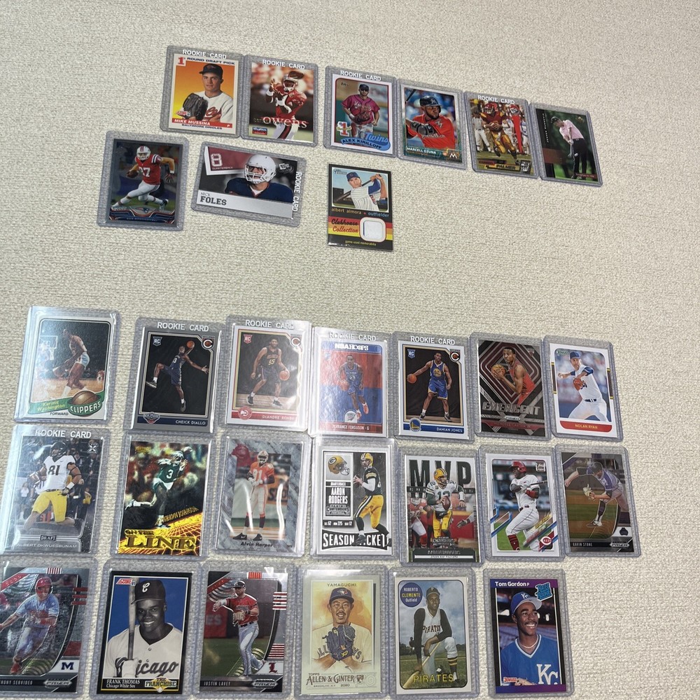 Mike Mussina RC Terrell Owens RC And 27 Other Sports Cards 29 Card Lot