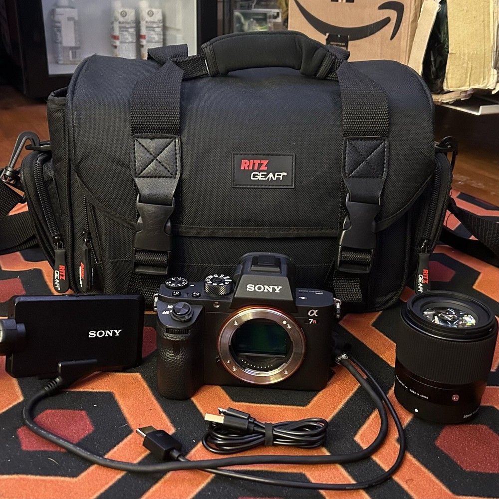 Sony a7R II 42.4MP Full Frame Camera 4k w/ 30mm Sigma lens, Mirror, & Case