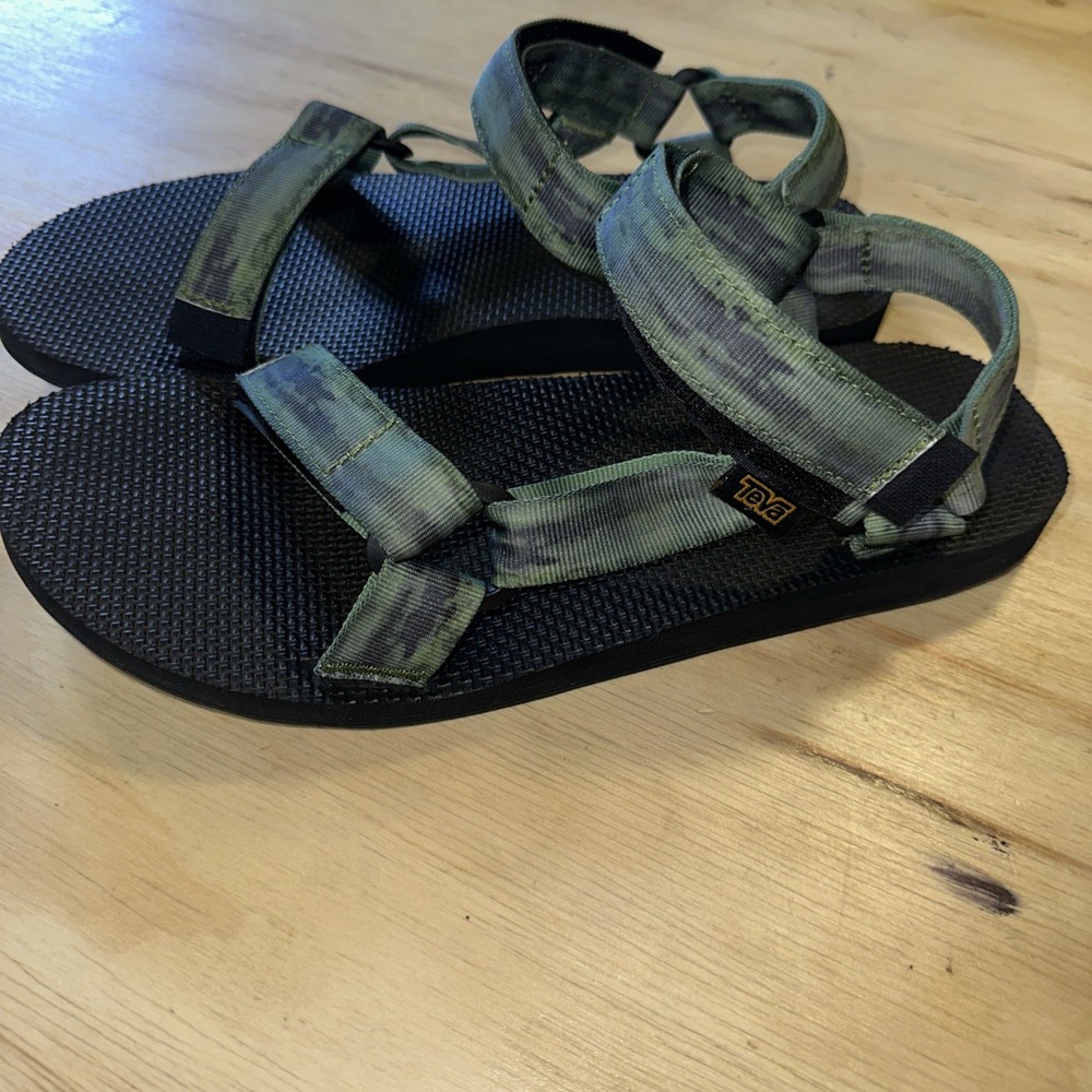 Teva Sandals Men Size 11 Strap Outdoor Water Shoes