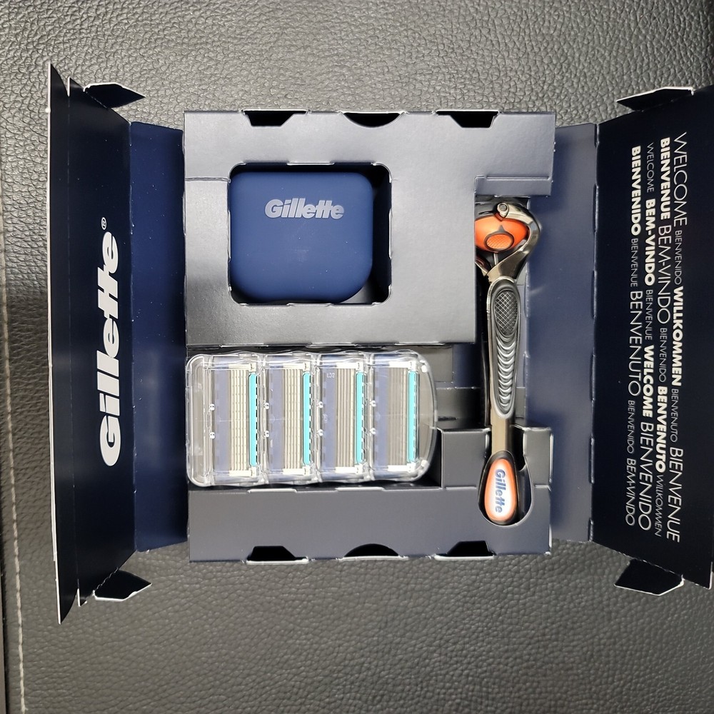 Gillette Fusion Proglide Flexball Razor + 4 Gillette Fusion5 Proglide Cartridges