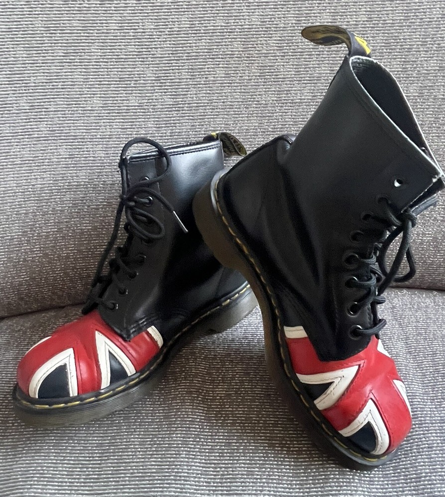 Dr. Martens Unisex Boots Union Jack British Flag Men 7 Women 8 Black White Red