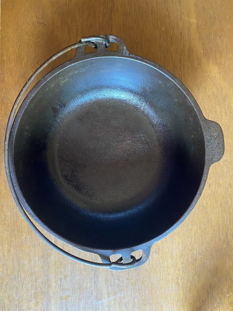 Vintage WagnerWare 2 Quart Bean Pot Rustic Cookware