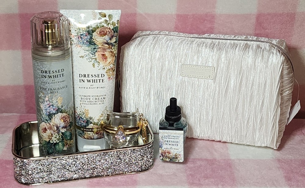 Bath & Body Works Dressed In White Body Care Gift Set- NEW