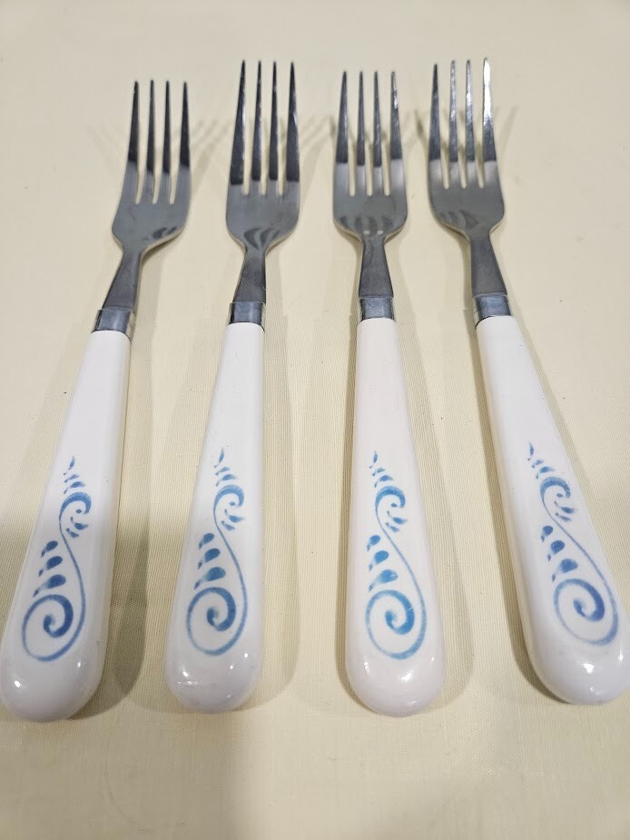 Oceanview Corning Corelle Dinner Forks set of 4 white, blue design 7 3/4 Vintage