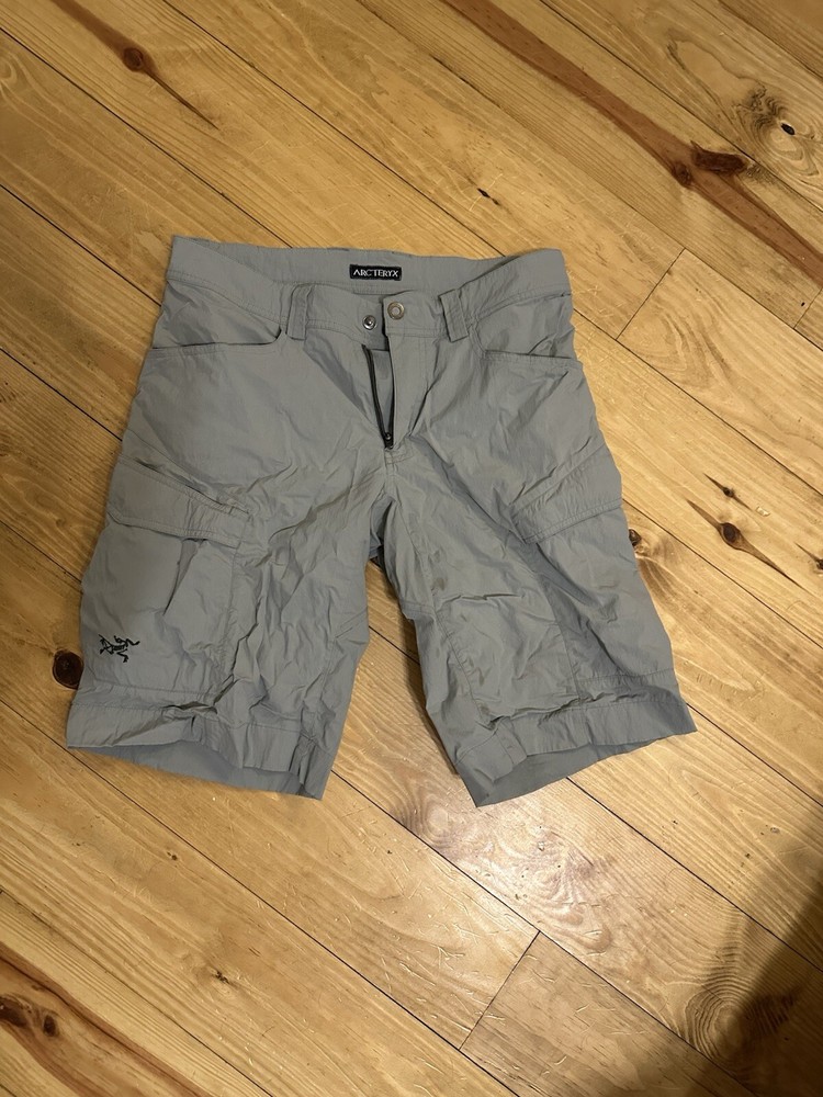 Arcteryx Technical Cargo Shorts 30