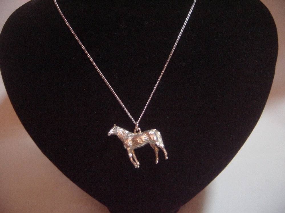 vintage lovley-solid silver 18