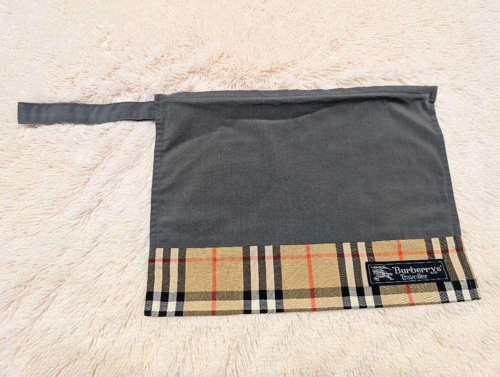 Burberrys Traveler Pouch Bag Travel Nova check Logo Women Accessory Used