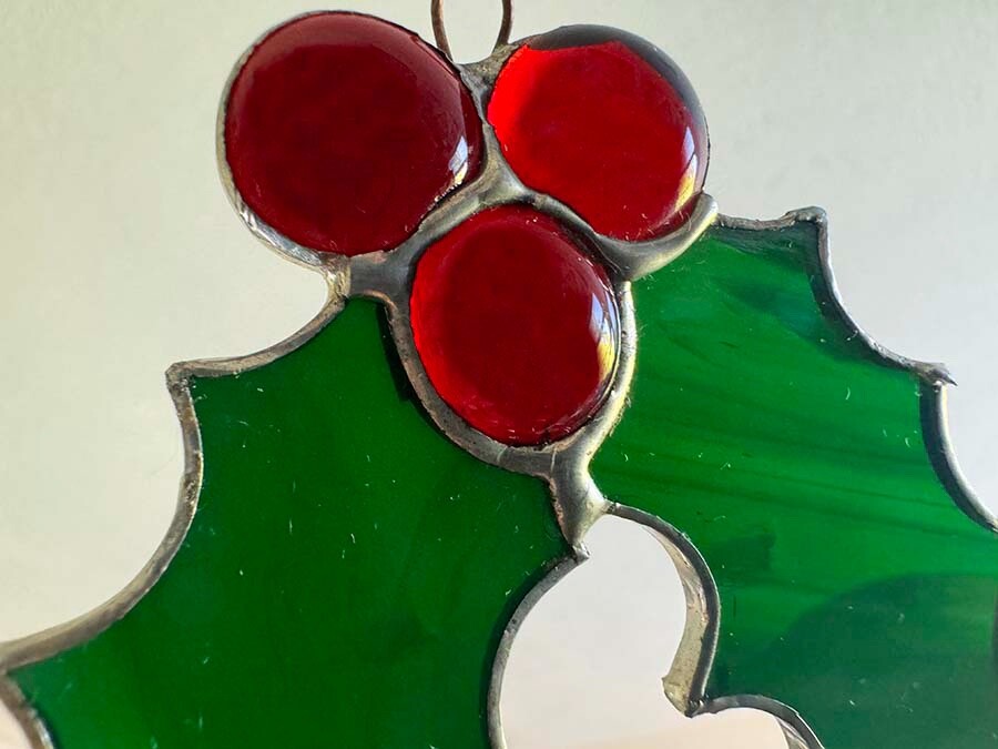 FESTIVE RED & GREEN ART* HOLLY & BERRY *STAINED-GLASS CHRISTMAS HOLIDAY ORNAMENT